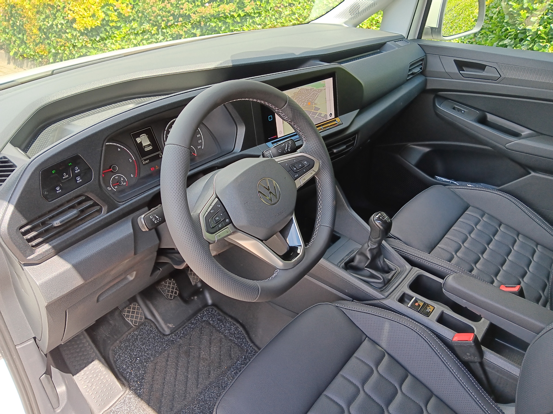 39044332-12.jpg