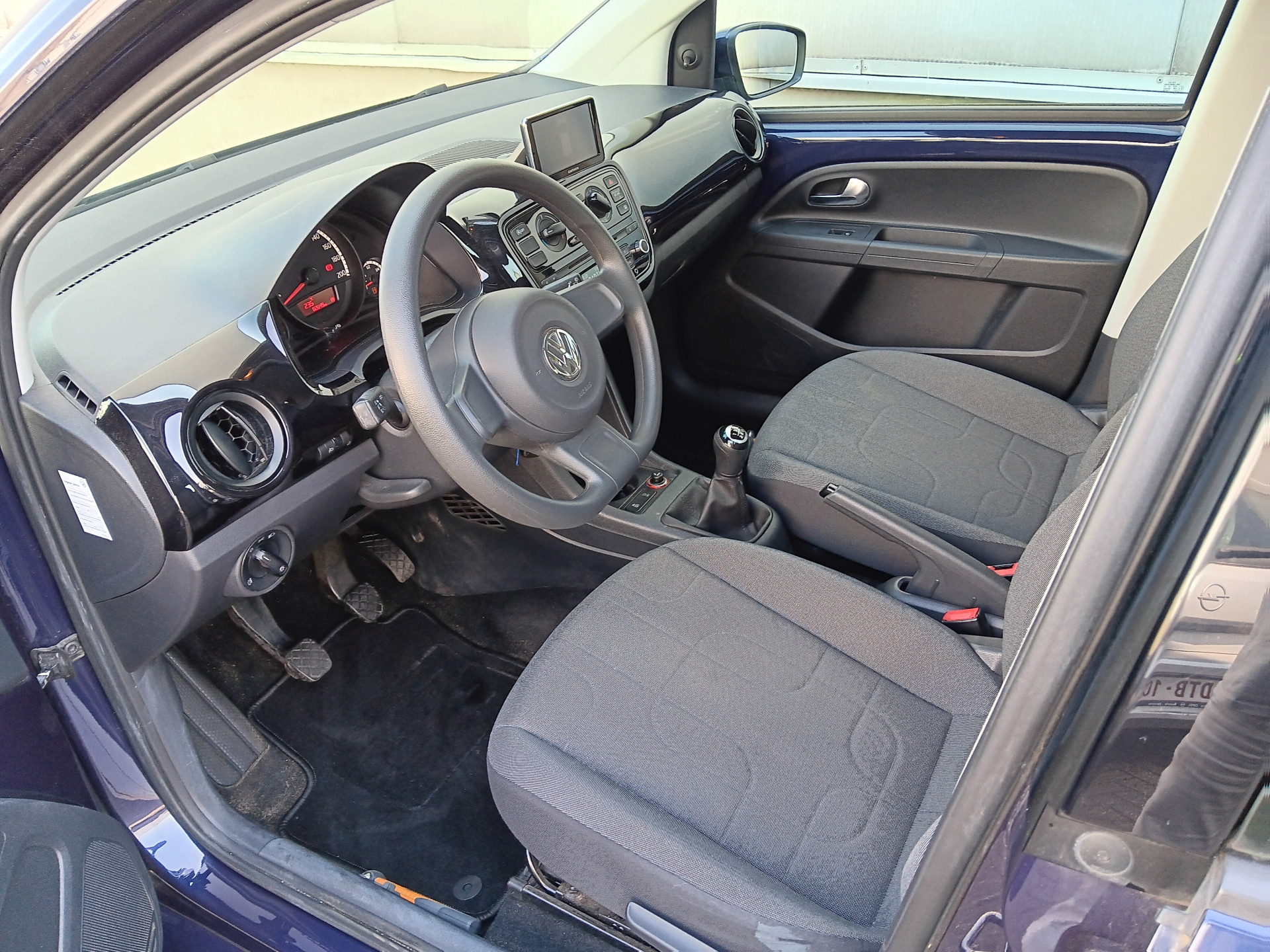 44677677-10.jpg