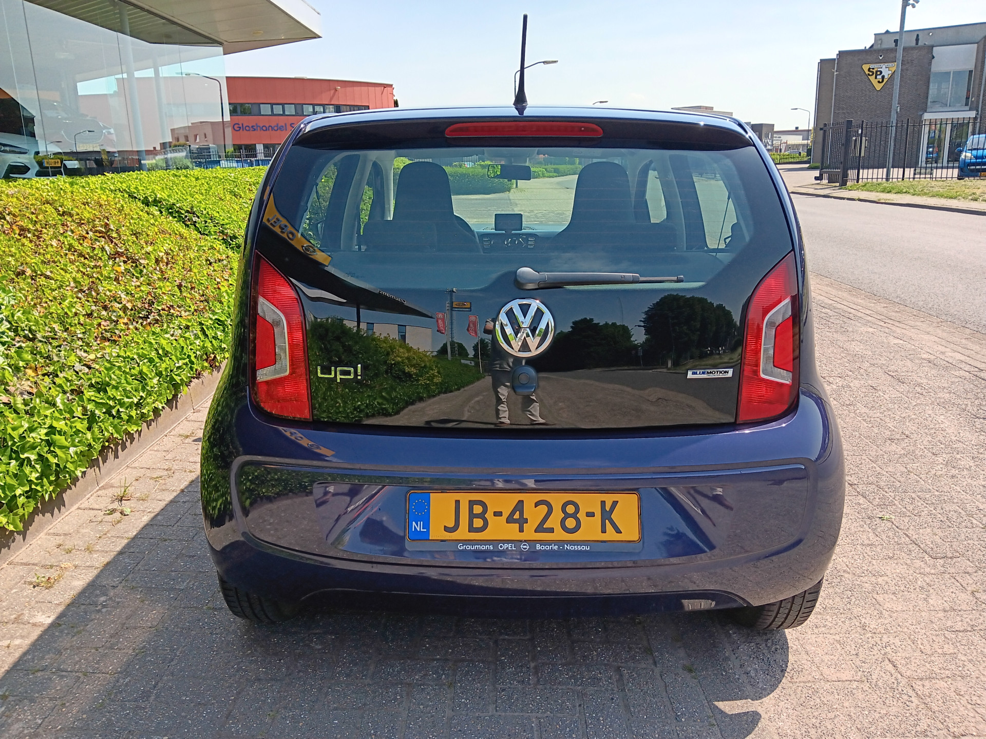 44677677-7.jpg