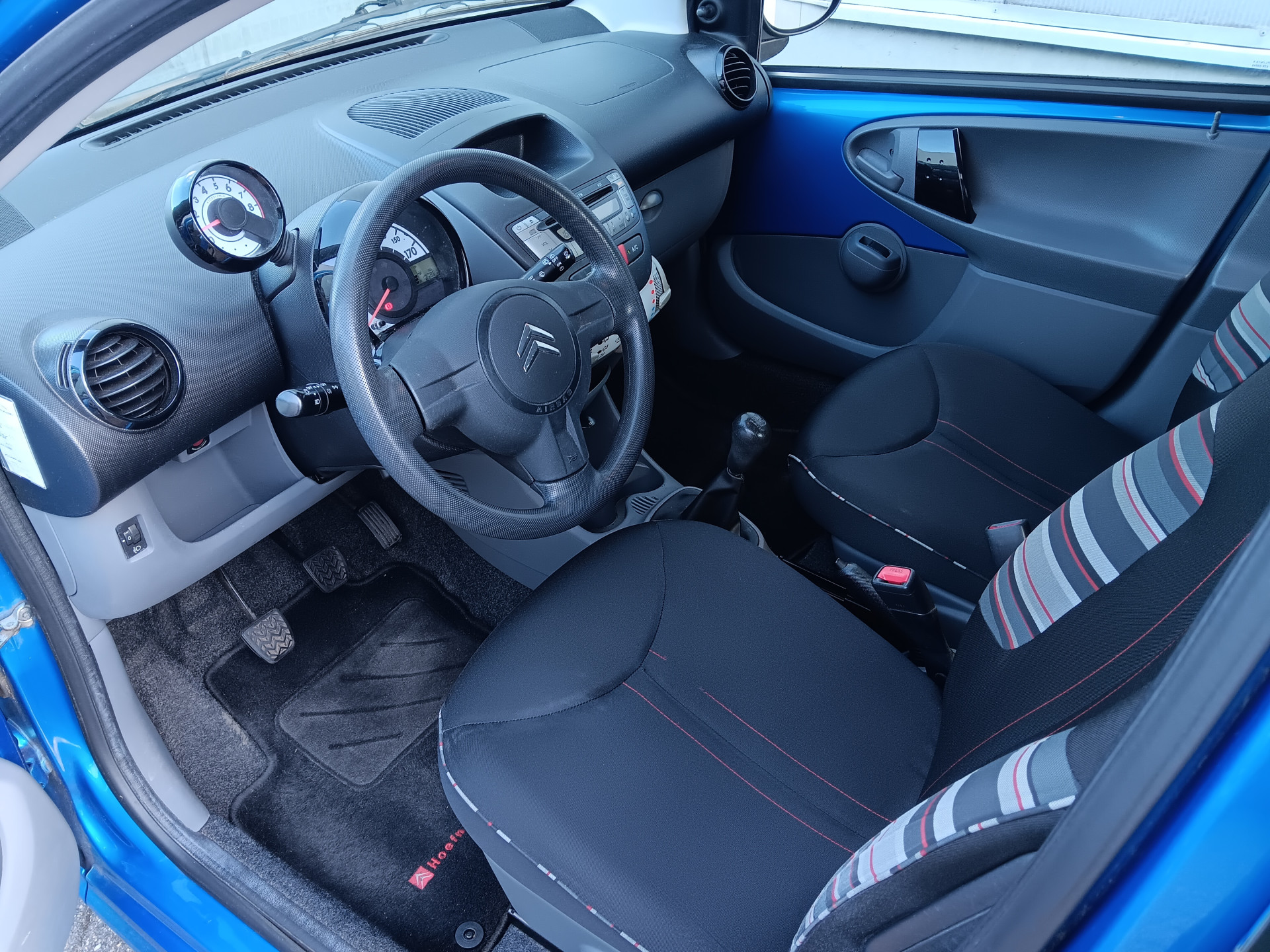 47056830-9.jpg