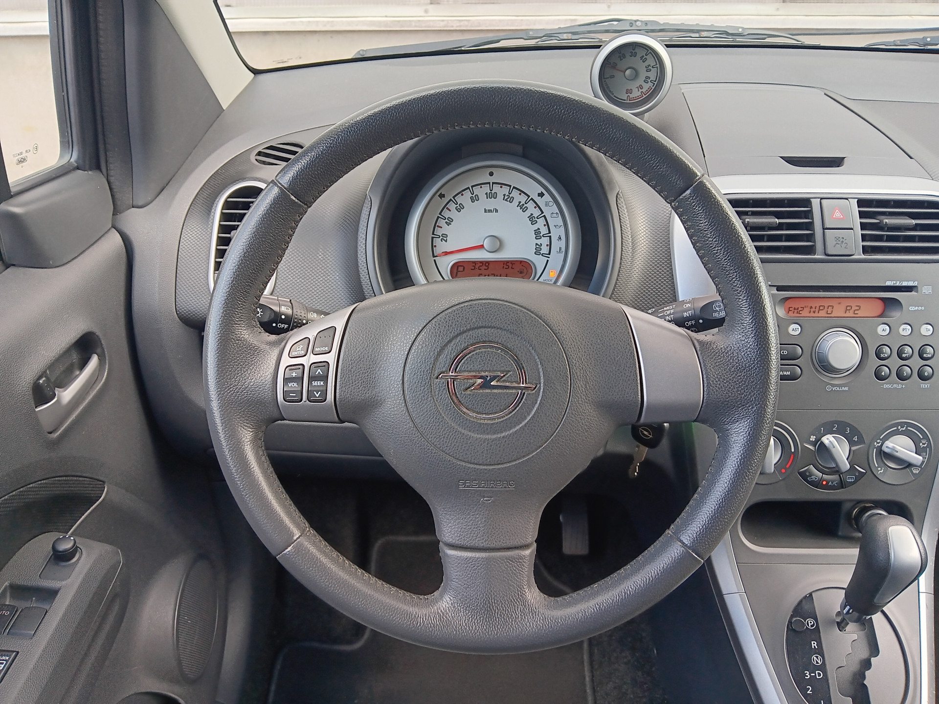 47351288-12.jpg