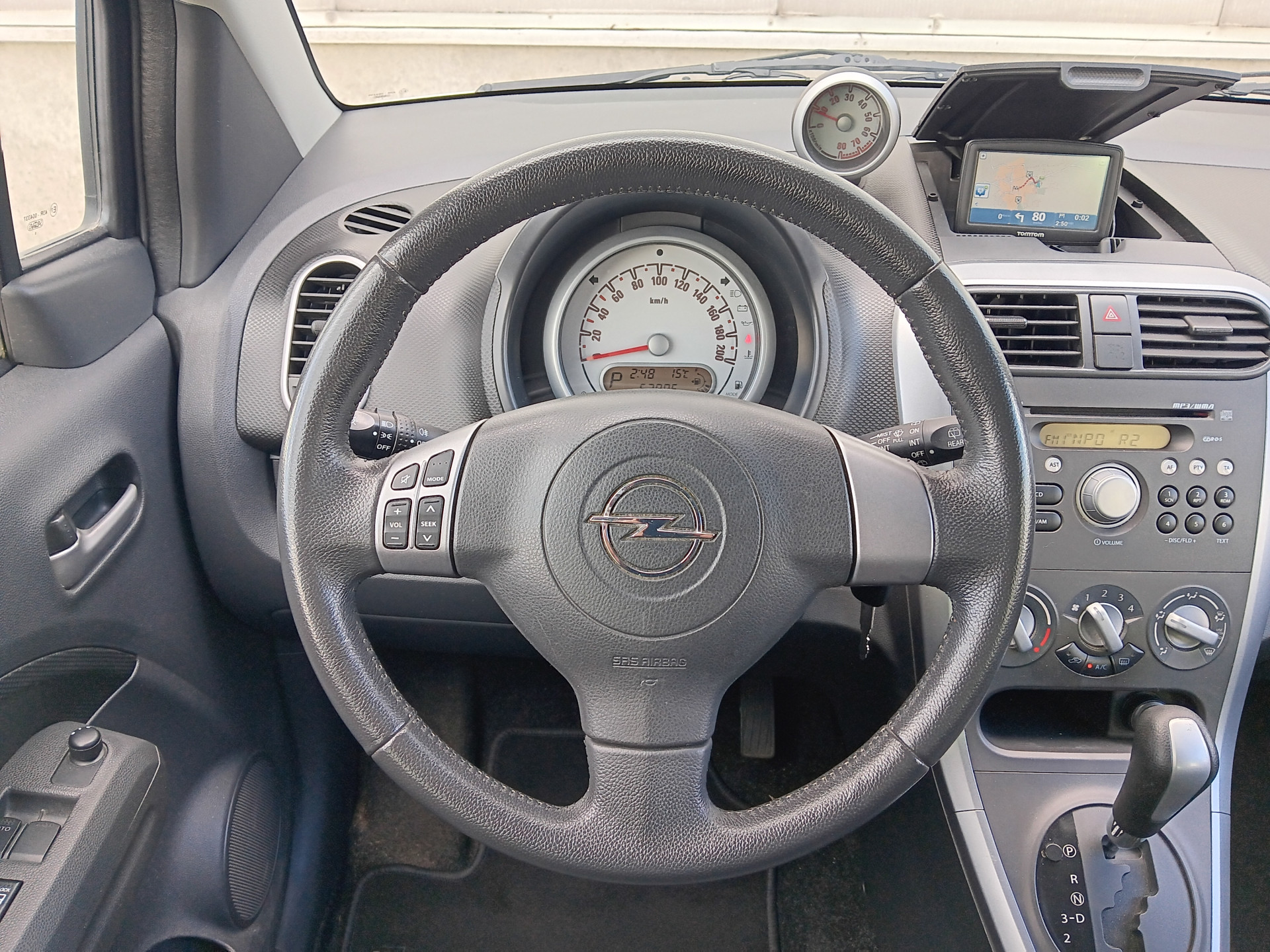 47807744-15.jpg