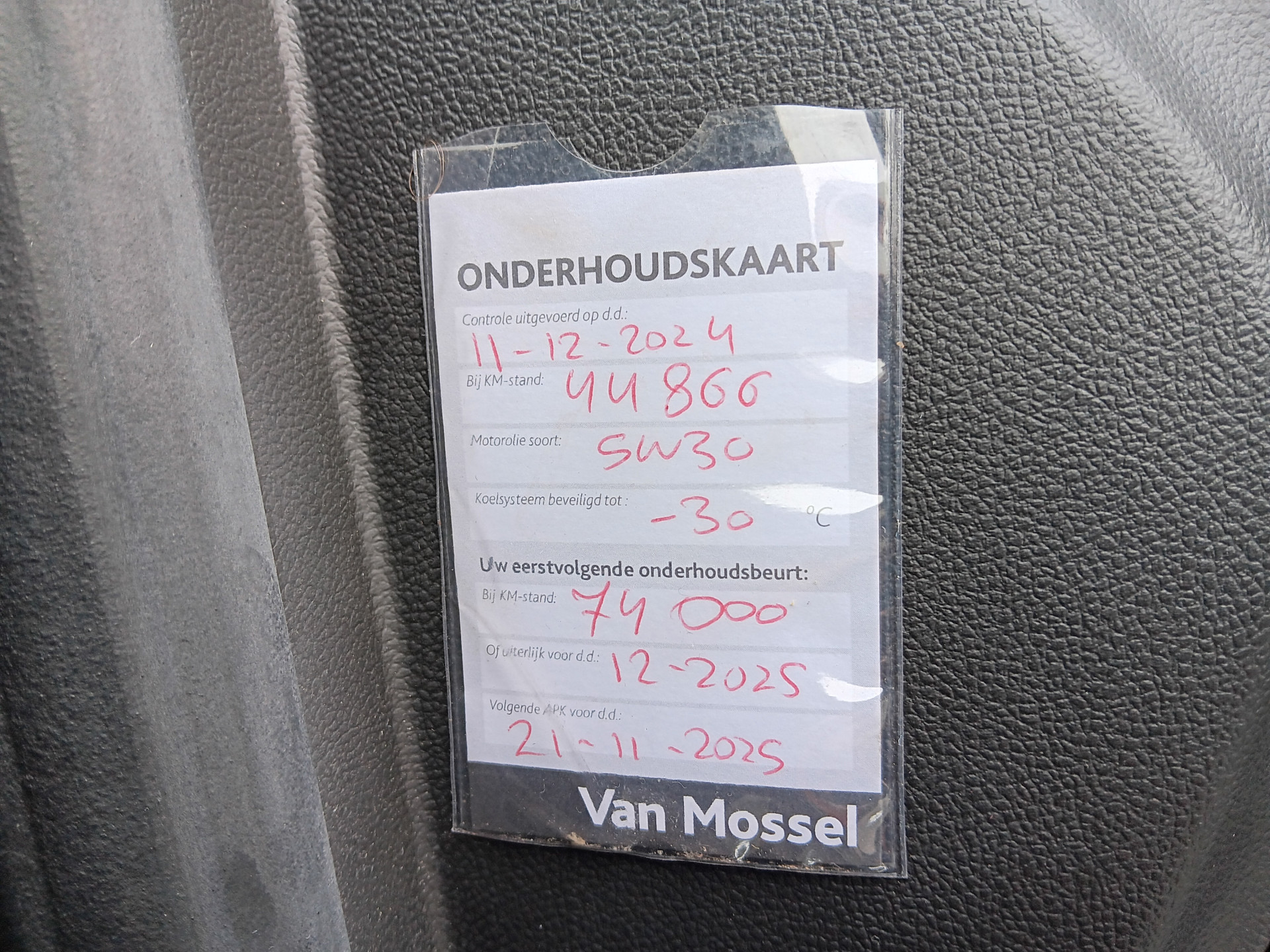 48188426-23.jpg