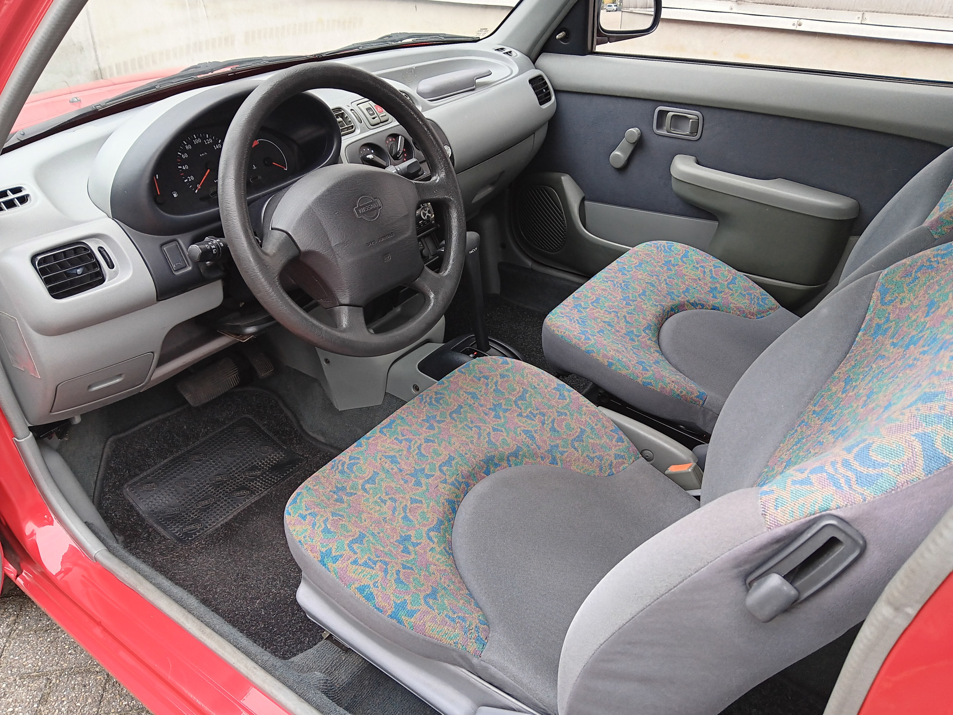 48303942-11.jpg